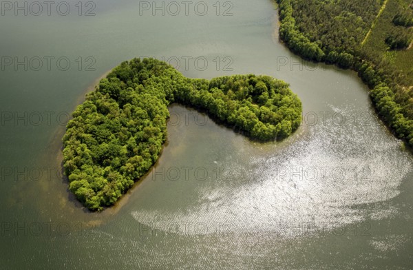 Lakeland, Pomerania, reflection, forested island, LeÅ'nice, Baltic Sea coast, pomorskie, Poland, Lesnice, PL, Europe, aerial view, birds-eyes view, aerial photography, aerial photography, overview, bird's eye view, northern Poland
