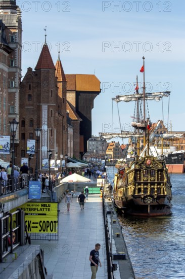 Stary Zuraw, crane gate at the Motlawa, harbour basin with cog, Åuraw, GdaÅsk, Gdansk, Baltic Sea coast, Baltic Sea, pomorskie, Pomeranian Voivodeship, Poland, Gdansk, PL, Europe, aerial photo, birds-eyes view, aerial photography, aerial photography, overview, bird's eye view