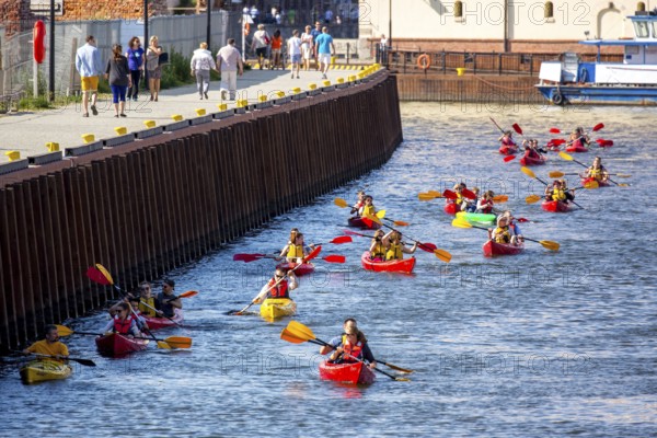 GdaÅsk, canoeists, tourists on the Motlawa, Gdansk, Baltic Sea coast, Baltic Sea, pomorskie, Pomeranian Voivodeship, Poland, Gdansk, PL, Europe, aerial view, birds-eyes view, aerial photography, aerial photography, overview, bird's eye view