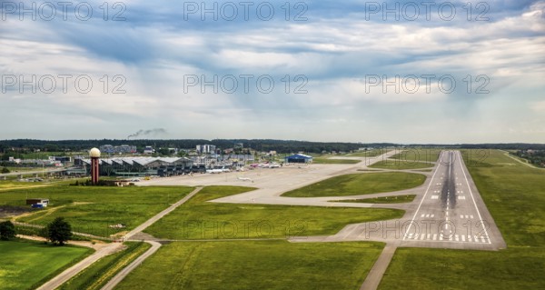 Approach to Gdansk International Airport, runway, GdaÅsk, Baltic Sea coast, pomorskie, Poland, Gdansk, PL, Europe, aerial view, birds-eyes view, aerial photography, aerial photography, overview, bird's eye view, northern Poland