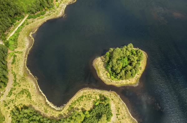Lakeland, Pomerania, reflection, wooded island, ChoÅ'nica, Baltic Sea coast, pomorskie, Poland, Chosnica, PL, Europe, aerial view, birds-eyes view, aerial photography, aerial photography, overview, bird's eye view, northern Poland