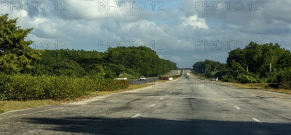 Motorway Havana direction south-east A1, Cuba, Villa Clara