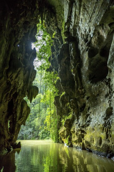 Caves of the Indios, Cueva del Indio, underground caves with a watercourse river open to tourists, Viñales, Cuba, Central America, Cuba, Caribbean