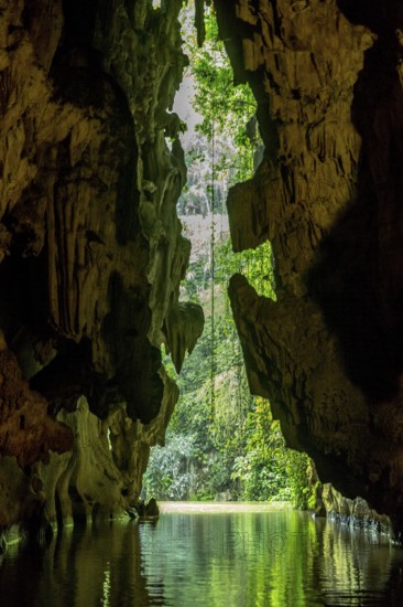 Caves of the Indios, Cueva del Indio, underground caves with a watercourse river open to tourists, Viñales, Cuba, Central America, Cuba, Caribbean