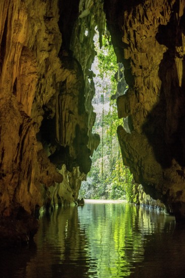 Caves of the Indios, Cueva del Indio, underground caves with a watercourse river open to tourists, Viñales, Cuba, Central America, Cuba, Caribbean