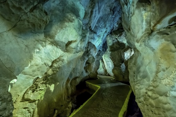 Caves of the Indios, Cueva del Indio, underground caves with a watercourse river open to tourists, Viñales, Cuba, Central America, Cuba, Caribbean