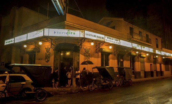 Hemingway s Bar En el Floridita, musician in one of the many music bars and music restaurants in Havana, Havana, La Habana, Cuba, Cuba, Central America