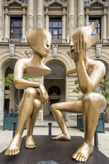 Golden art figures on the Plaza de San Francisco in the old town of Cuba, artist Etienne La Conversation, La Habana, Cuba, Caribbean, Central America, Cuba, Europe, aerial photo, birds-eyes view, aerial photography, aerial photography, overview, bird's eye view