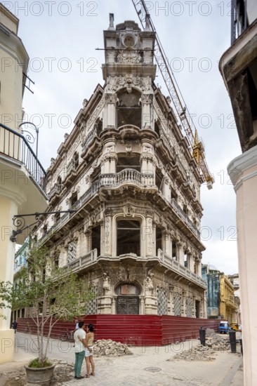 A colonial house in Havana is being restored, La Habana, Cuba, Caribbean, Central America, Cuba, Europe, aerial photo, birds-eyes view, aerial photography, aerial photography, overview, bird's eye view