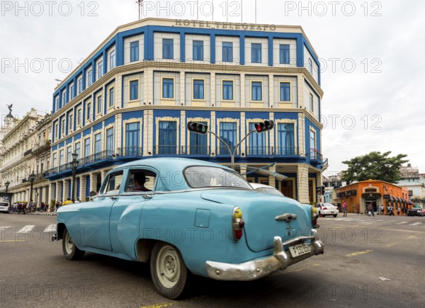 Turquoise-coloured vintage car in street scene, Old American street cruiser on the streets of Havana, Taxi, La Habana, Havana, Cuba, Cuba, Europe, aerial view, birds-eyes view, aerial photography, aerial photography, overview, bird's eye view