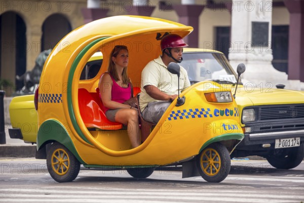 Cocotaxi, egg-shaped taxi on Havana's streets, plastic bodywork, La Habana, Havana, Cuba, Cuba, Europe, aerial view, birds-eyes view, aerial photography, aerial photography, overview, bird's eye view
