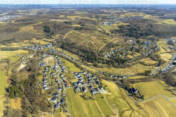 Aerial view, residential area, view of Brün district, forest area with forest damage, Brün, Wenden, Sauerland, North Rhine-Westphalia, Germany, DE, Europe, property tax, real estate, aerial view, aerial photography, aerial photography, overview, bird's-eye view, residential complex, housing and living, residential area, residential quality, residential neighbourhood, housing estate, residential district, birds-eyes view, overview