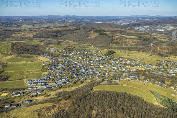 Aerial view, forest area and residential area, local view, district Hillmicke, Wenden, Sauerland, North Rhine-Westphalia, Germany, DE, Europe, property tax, real estate, aerial view, aerial photography, aerial photography, overview, bird's-eye view, residential complex, living and living, residential area, residential quality, residential neighbourhood, housing estate, residential district, birds-eyes view, overview