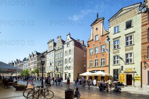 Long alley with gabled houses, GdaÅsk, Gdansk, Baltic Sea coast, Baltic Sea, pomorskie, Pomeranian Voivodeship, Poland, Gdansk, PL, Europe, aerial view, birds-eyes view, aerial photography, aerial photography, overview, bird's eye view