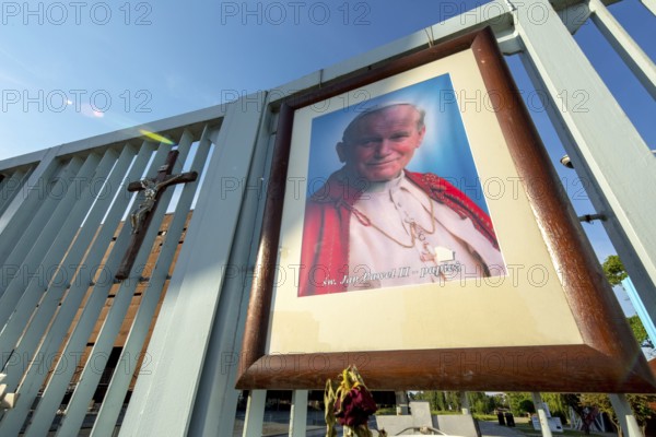 GdaÅsk, portrait of Pope Paul II at the shipyard gate, European Centre of Solidarity, Gdansk, Baltic Sea coast, Baltic Sea, pomorskie, Pomeranian Voivodeship, Poland, Gdansk, PL, Europe, aerial view, birds-eyes view, aerial photography, aerial photography, overview, bird's eye view