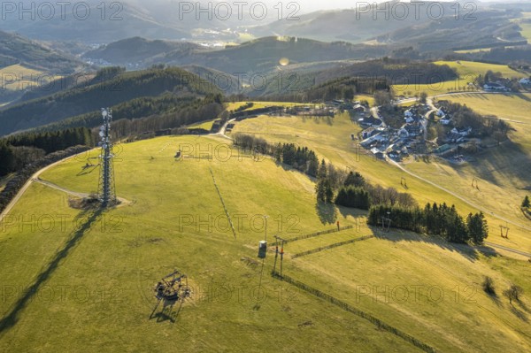Aerial view, local view with distant view, observation tower Schomberg Richtfunkturm, Wildewiese-Homert called main ridge of the Homertrücken, forest area with forest damage, ski area in winter, Wildewiese, Sundern, Sauerland, North Rhine-Westphalia, Germany, viewing platform, DE, Europe, aerial view, aerial photography, aerial photography, Schombergturm, ski area, overview, bird's-eye view, overview