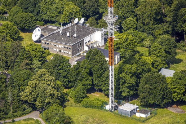Aerial photo, radio masts Westdeutscher Rundfunk transmitter Langenberg in nature reserve, WDR satellite dish, Oberbonsfeld, Velbert, Ruhr area, North Rhine-Westphalia, Germany, DE, Europe, Langenberg, aerial photo, aerial photography, aerial photography, overview, bird's-eye view, birds-eyes view, overview
