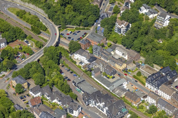 Aerial view, bridge Dr. Hans-Karl-Glinz-Straße over railway tracks, residential area Langenberg, Velbert, Ruhr area, North Rhine-Westphalia, Germany, DE, Europe, Langenberg, aerial view, aerial photography, aerial photography, overview, bird's-eye view, overview