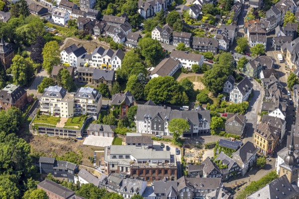 Aerial view, residential area and construction site Benderstraße corner Wiemerstraße, residential area with playground Wiemhof, Oberbonsfeld, Velbert, Ruhr area, North Rhine-Westphalia, Germany, construction work, construction area, building site, building plots, construction project, construction site, DE, Europe, property tax, real estate, Langenberg, aerial view, aerial photography, aerial photography, overview, bird's-eye view, residential area, housing and living, residential area, residential quality, residential neighbourhood, housing estate, residential district, birds-eyes view, overview