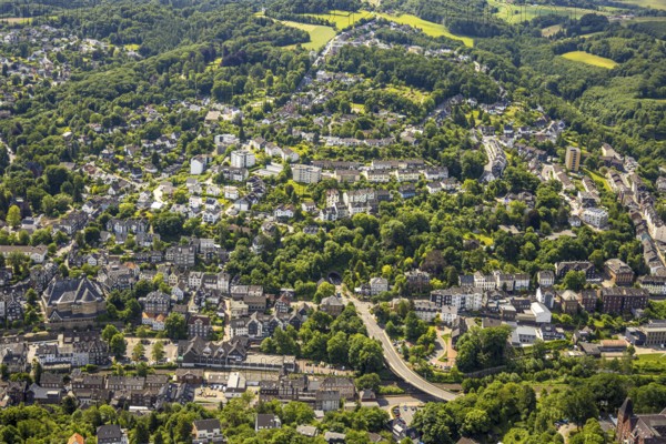 Aerial view, city view Eckeshagen with tunnel Velbert-Langenberg at Dr.-Hans-Karl-Glinz-Straße corner Hauptstraße, historic town house, Langenberg, Velbert, Ruhr area, North Rhine-Westphalia, Germany, DE, Europe, property tax, real estate, aerial view, aerial photography, aerial photography, overview, bird's eye view, residential area, living and living, residential area, residential quality, residential neighbourhood, housing estate, residential area, birds-eyes view, overview
