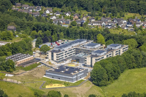 Aerial photo, elbert-Neviges comprehensive school, roof with solar panels, Kleinehöhe, Velbert, Ruhr area, North Rhine-Westphalia, Germany, education, educational institution, DE, Europe, photovoltaic, comprehensive school, educational institute, aerial photo, aerial photography, aerial photography, Neviges, photovoltaic system, school, solar, solar system, solar roof, solar energy, solar panels, solar power system, overview, bird's-eye view, birds-eyes view, overview