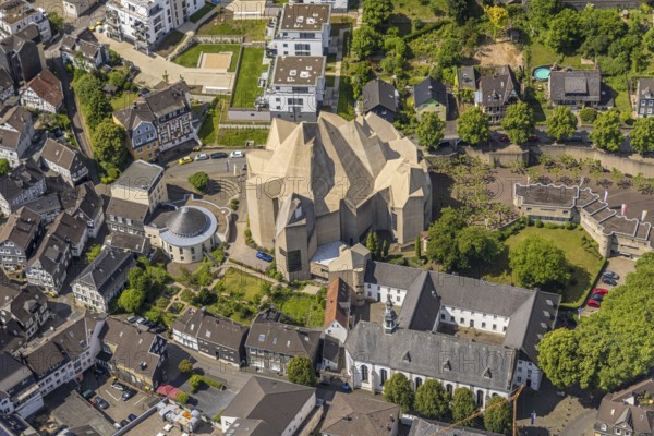 Aerial view, futuristic roof construction of the catholic church Mariendom, Franciscan monastery Hardenberg with catholic parish church St. Mariä Empfängnis, round building parish centre Glocke, Neviges, Velbert, Ruhr area, North Rhine-Westphalia, Germany, DE, Europe, aerial view, aerial photography, aerial photography, overview, bird's-eye view, overview