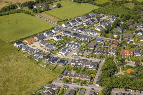 Aerial view, residential area and housing estate single-family houses new development area Lohsiepen, Kleinehöhe, Velbert, Ruhr area, North Rhine-Westphalia, Germany, DE, Europe, property tax, real estate, aerial view, aerial photography, aerial photography, Neviges, overview, bird's-eye view, housing estate, housing and living, residential area, quality of living, residential neighbourhood, housing estate, residential district, birds-eyes view, overview