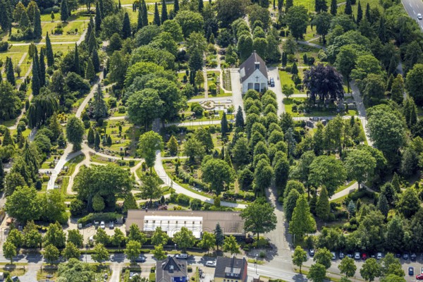 Aerial view, cemetery of the Protestant cemetery and chapel, Velbert, Ruhr area, North Rhine-Westphalia, Germany, burial place, DE, Europe, cemetery, memorial, place of worship, graves, cemetery, aerial view, aerial photography, aerial photography, resting place, overview, bird's-eye view, overview, VelbertMitte