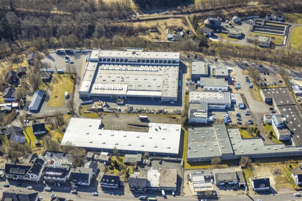 Aerial view, commercial area Auf dem Ohl with Wintec Autoglas and Getränke Adam, Gerlingen, Wenden, Sauerland, North Rhine-Westphalia, Germany, DE, Europe, commercial enterprises, commercial space, commercial area, commercial property, commercial location, commercial use, industrial area, industrial location, aerial photograph, aerial photography, aerial photography, overview, bird's-eye view, bird's-eye view, overview