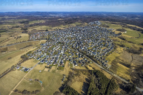 Aerial view, district Hünsborn, residential area general view with distant view, Hünsborn, Wenden, Sauerland, North Rhine-Westphalia, Germany, DE, Europe, property tax, real estate, aerial view, aerial photography, aerial photography, overview, bird's-eye view, residential complex, living and life, residential area, residential quality, residential neighbourhood, housing estate, residential area, birds-eyes view, overview