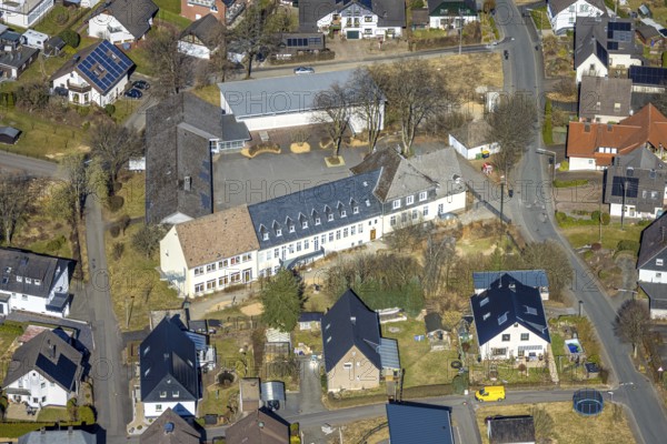 Aerial view, Ottfinger Dorfnest day care centre, school JÜCK - Kulturwerkstatt Wendener Land event location, Ottfingen, Wenden, Sauerland, North Rhine-Westphalia, Germany, DE, Europe, kindergarten, day care centre, day nursery, aerial view, aerial photography, aerial photography, overview, events, venue, event location, bird's eye view, birds-eyes view, overview