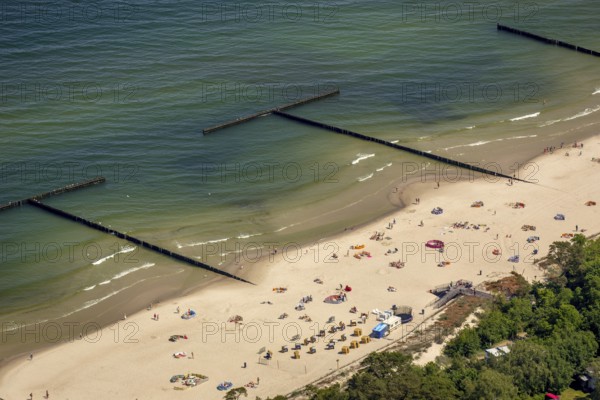Beach west of KoÅ'obrzeg, Kolobrzeg, Rogowo, Baltic Sea coast, Województwo zachodniopomorskie, Poland, Województwo zachodniopomorskie, PL, Europe, aerial view, birds-eyes view, aerial photography, aerial photography, overview, bird's eye view, northern Poland