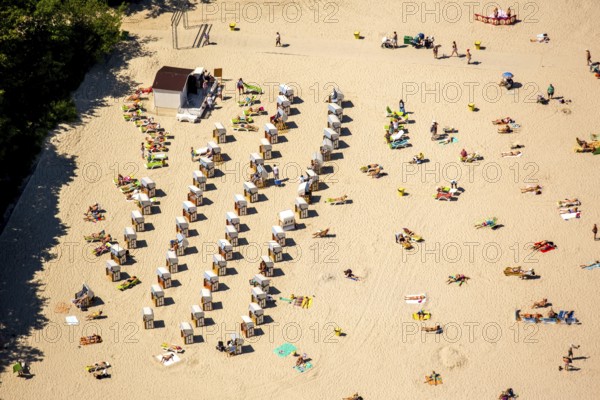 KoÅ'obrzeg, Kolobrzeg, beach chairs, beach, holidays, Baltic Sea beach, Baltic Sea coast, Województwo zachodniopomorskie, Poland, Kolobrzeg, Województwo zachodniopomorskie, PL, Europe, aerial view, birds-eyes view, aerial photography, aerial photography, overview, bird's eye view, northern Poland