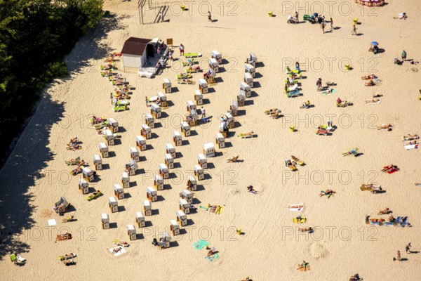 KoÅ'obrzeg, Kolobrzeg, beach chairs, beach, holidays, Baltic Sea beach, Baltic Sea coast, Województwo zachodniopomorskie, Poland, Kolobrzeg, Województwo zachodniopomorskie, PL, Europe, aerial view, birds-eyes view, aerial photography, aerial photography, overview, bird's eye view, northern Poland