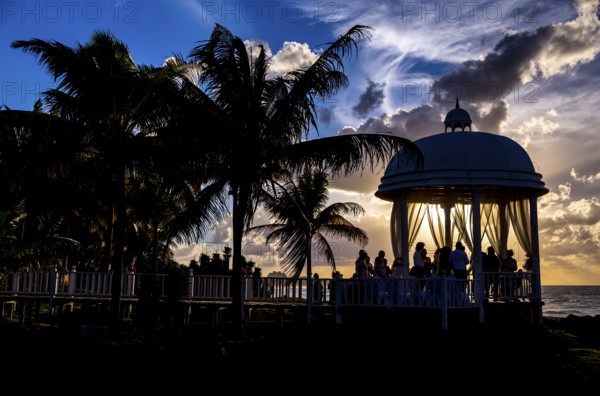 Wedding pavilion on the beach of Varadero with sunset in the hotel complex PARADISUS VARADERO RESORT SPA, Varadero, Cuba, Matanzas, Cuba, Central America