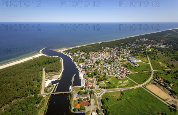 Beach west of KoÅ'obrzeg, Kolberg, MrzeÅ¼yno, Baltic Sea coast, Województwo zachodniopomorskie, Poland, Mrzezyno, Województwo zachodniopomorskie, PL, Europe, aerial view, birds-eyes view, aerial view, aerial photography, overview, bird's eye view, northern Poland