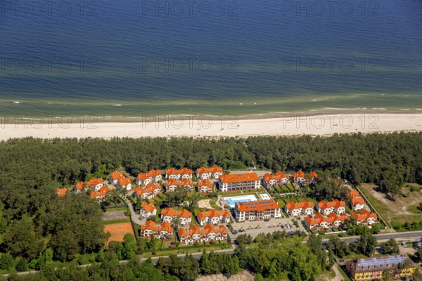 Beach west of KoÅ'obrzeg, Kolobrzeg, Rogowo, Baltic Sea coast, Województwo zachodniopomorskie, Poland, Województwo zachodniopomorskie, PL, Europe, aerial view, birds-eyes view, aerial photography, aerial photography, overview, bird's eye view, northern Poland