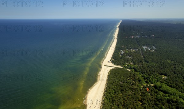 Bathers, Niechorze, Horst seaside resort, beach, Baltic Sea beach, Baltic Sea coast, Wojewóüdztwo zachodniopomorskie, Poland, Województwo zachodniopomorskie, PL, Europe, aerial view, birds-eyes view, aerial photography, aerial photography, overview, bird's eye view, northern Poland, blue water, holidays, recreation