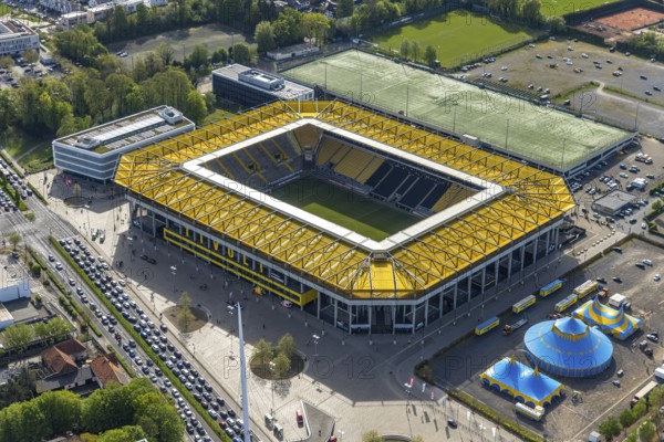 Aerial view, Aachener Tivoli, football stadium in Sportpark Soers, home ground of football club Alemannia Aachen, Circus-Theater Roncalli circus tents, Laurensberg, Aachen, Rhineland, North Rhine-Westphalia, Germany, football stadium, Sportpark Soers, home ground, Alemannia Aachen, Circus-Theatre Roncalli, circus tents, architecture, exterior view, leisure, sport, football, entertainment, circus, venue, aerial view, green spaces, urban, stadium, leisure activity, sporting event, culture, European, district, infrastructure, landscape, daylight