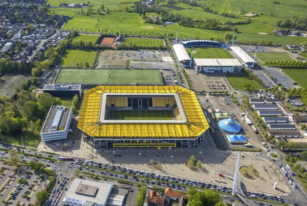 Aerial view, Aachener Tivoli, football stadium in Soers sports park, home ground of Alemannia Aachen football club, Circus-Theatre Roncalli circus tents, Chio Aachen stadium for equestrian sports tournament, Laurensberg, Aachen, Rhineland, North Rhine-Westphalia, Germany, football stadium, Soers sports park, home ground, football club, Alemannia Aachen, Circus Theatre Roncalli, circus tents, Chio Aachen Stadium, equestrian tournament, sport, architecture, leisure, venue, culture, entertainment, circus, football, equestrian sport, competition, open-air, urban, event, infrastructure, building, arena, green spaces, city, landscape