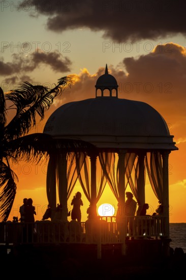 Wedding pavilion on the beach of Varadero with sunset in the hotel complex PARADISUS VARADERO RESORT SPA, Varadero, Cuba, Matanzas, Cuba, Central America