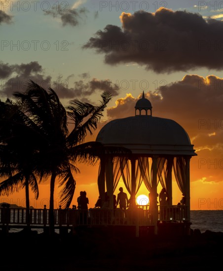 Wedding pavilion on the beach of Varadero with sunset in the hotel complex PARADISUS VARADERO RESORT SPA, Varadero, Cuba, Matanzas, Cuba, Central America