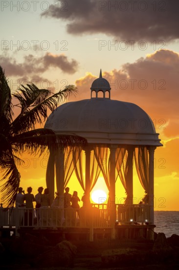 Wedding pavilion on the beach of Varadero with sunset in the hotel complex PARADISUS VARADERO RESORT SPA, Varadero, Cuba, Matanzas, Cuba, Central America