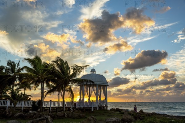 Wedding pavilion on the beach of Varadero with sunset in the hotel complex PARADISUS VARADERO RESORT SPA, Varadero, Cuba, Matanzas, Cuba, Central America