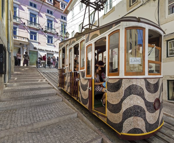 Elevador da Gloria funicular railway, link between the Baixa district and the higher Chiado district, Lisbon, Lisbon district, Portugal