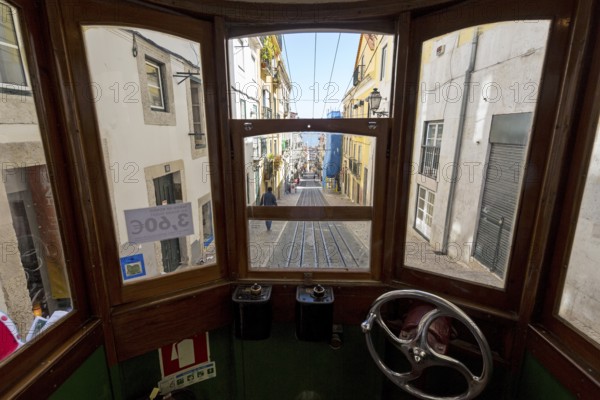 Elevador da Gloria funicular railway, link between the Baixa district and the higher Chiado district, Lisbon, Lisbon district, Portugal