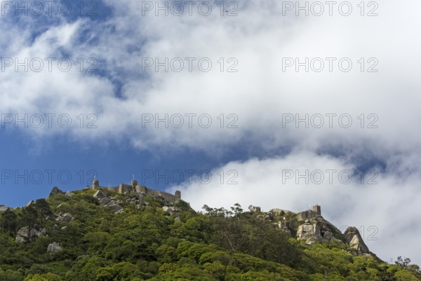 Castelo dos Mouros, Moorish Fortress, Sintra Cascais Natural Park, Grande Lisboa, Lisbon Region, Portugal, Europe, Sintra, Lisbon District