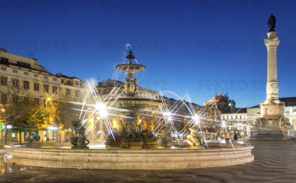 Fountain, Praça do Rossio, cobblestones in wave form, wave pattern, Lisbon, Lisbon district, Portugal