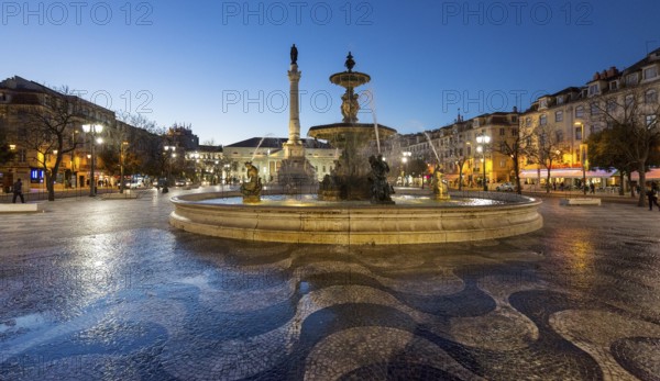 Fountain, Praça do Rossio, cobblestones in wave form, wave pattern, Lisbon, Lisbon, Portugal