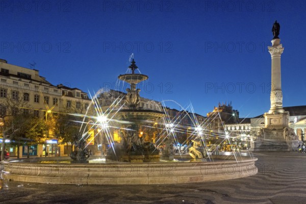 Fountain, Praça do Rossio, cobblestones in wave form, wave pattern, Lisbon, Lisbon district, Portugal